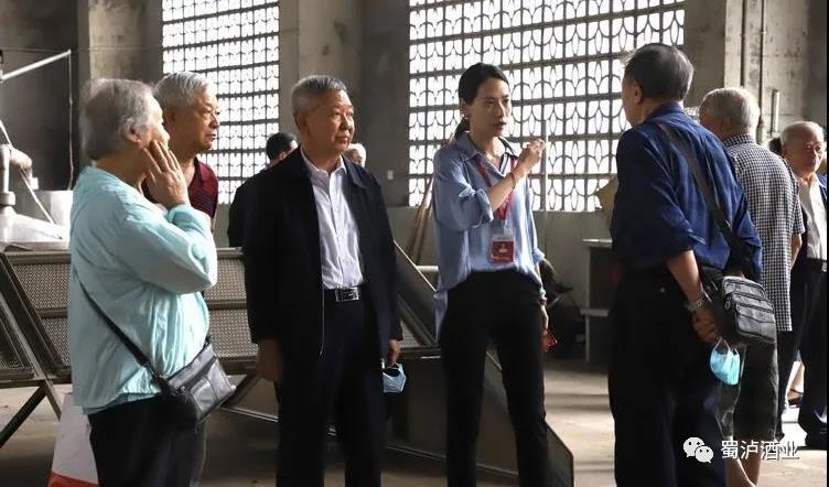 1598930028319424.jpg 02.jpg